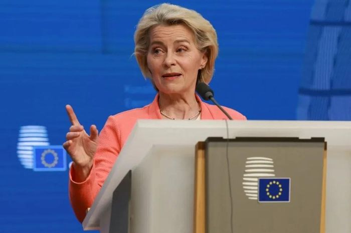 Chủ tịch Ủy ban châu Âu Ursula von der Leyen phát biểu trước giới truyền thông sau hội nghị thượng đỉnh các nhà lãnh đạo Liên minh châu Âu tại Brussels, Bỉ, ngày 19 tháng 6 năm 2026. Ảnh: REUTERS