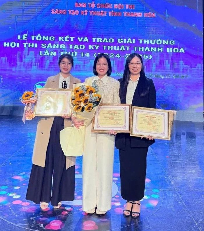 Bác sĩ CKI. Trần Ngọc Anh, Phó Bí thư Đoàn thanh niên Bệnh viện Ung bướu tỉnh Thanh Hóa và các đồng nghiệp tỏa sáng tại Hội thi Sáng tạo kỹ thuật Thanh Hóa lần thứ 14 (năm 2024-2025)