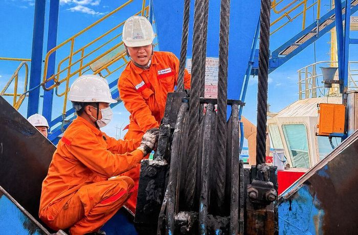 Công tác bảo dưỡng thiết bị được triển khai theo kế hoạch nhằm bảo đảm khả năng sẵn sàng của các tổ máy.