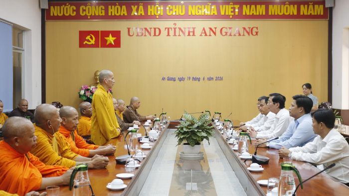 Ban Trị sự Giáo hội Phật giáo Việt Nam tỉnh An Giang thăm, tri ân và báo cáo kết quả Đại hội đại biểu Giáo hội Phật giáo Việt Nam tỉnh đến lãnh đạo UBND tỉnh An Giang.