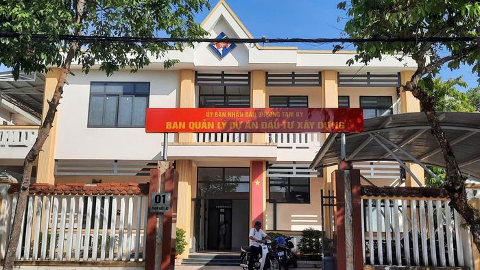 Trụ sở cơ quan Ban Chỉ huy Quân sự phường An Mỹ (cũ) chuyển giao Ban Quản lý đầu tư xây dựng phường Tam Kỳ.
