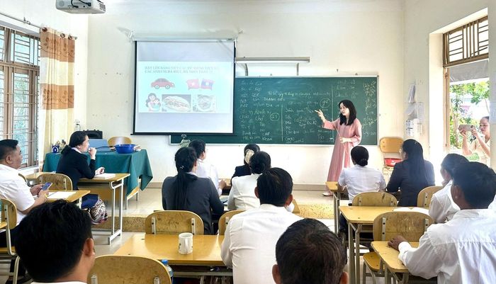 Một lớp học Tiếng Việt tại Trung tâm đào tạo Tiếng Việt của tỉnh Savanakhet. Ảnh: ĐẶNG NỞ