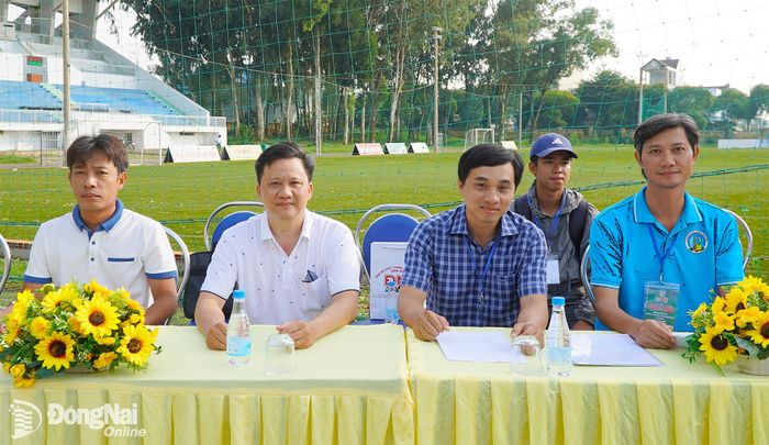 Các đại biểu dự lễ khai mạc. Ảnh: An Nhơn