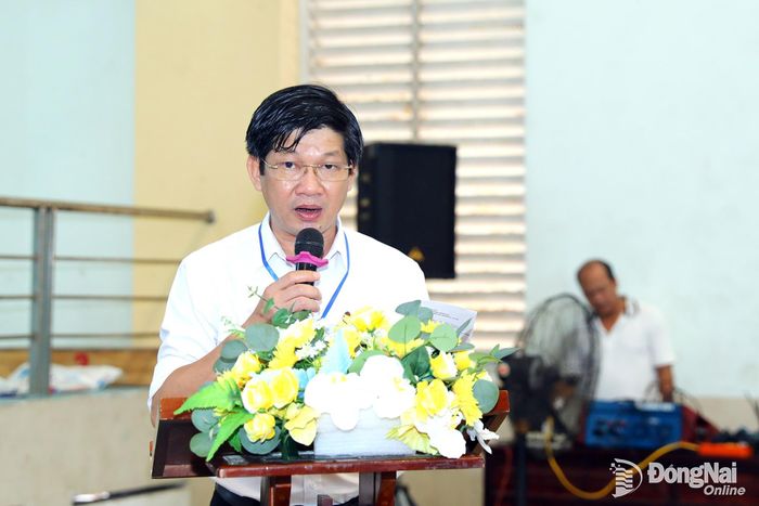 Phó Chủ tịch UBND phường Xuân Lộc Thân Anh Thiết phát biểu khai mạc giải. Ảnh: Huy Anh