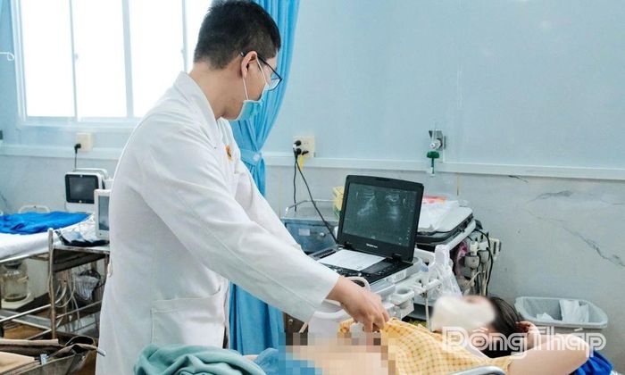 Bệnh nhân điều trị ngộ độc tại Bệnh viện Quân y 120.