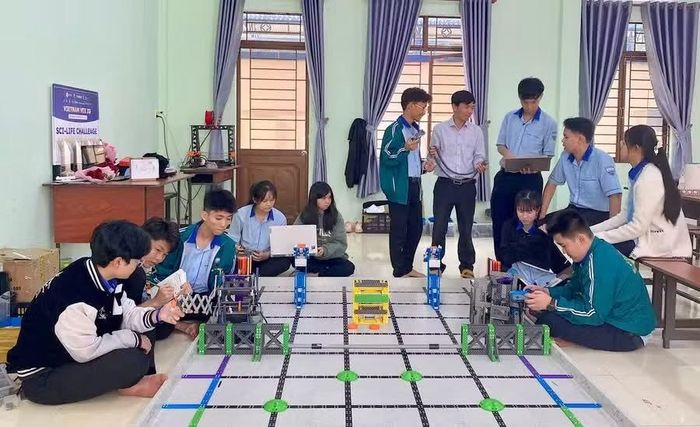 Hoạt động giáo dục tăng cường và theo nhu cầu tập trung vào việc rèn luyện kỹ năng sống, giáo dục STEM/STEAM, giáo dục robot, trí tuệ nhân tạo... Ảnh: Mộc Trà