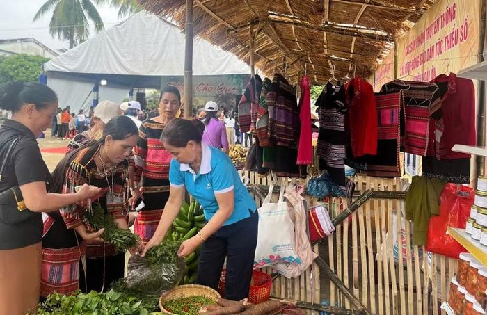  Hội Liên hiệp Phụ nữ tỉnh tổ chức nhiều hoạt động truyền thông cộng đồng, góp phần nâng cao nhận thức về bình đẳng giới và phòng ngừa bạo lực trên cơ sở giới. Ảnh: Thảo Khuy 