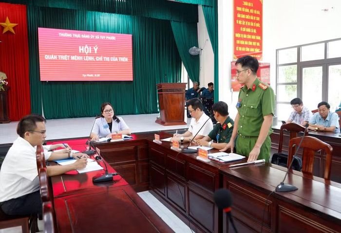 Trong nội dung diễn tập vận hành cơ chế, Đảng ủy xã Tuy Phước đã xây dựng nghị quyết sát với tình huống diễn tập và thực tế địa phương. Ảnh: H.P