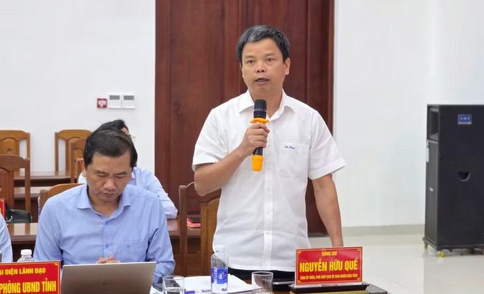  Phó Chủ tịch UBND tỉnh Nguyễn Hữu Quế yêu cầu các địa phương tăng cường phối hợp trong quy hoạch và phát triển đô thị. Ảnh: P.D 
