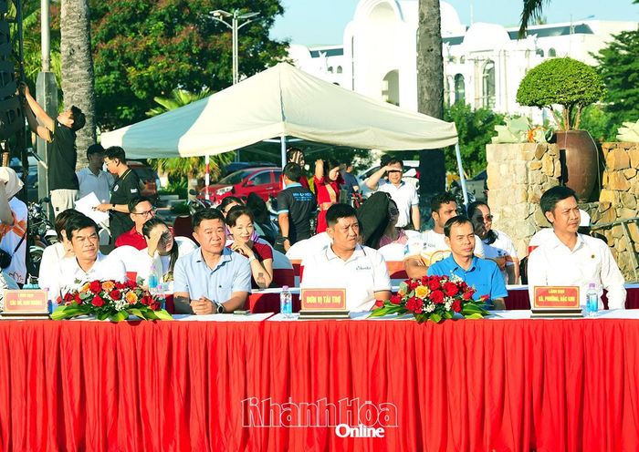 Các đại biểu tham dự ngày hội.