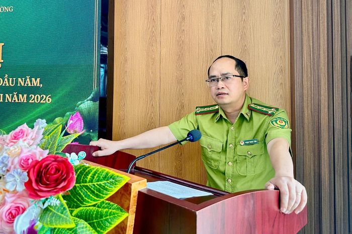 Đồng chí Phạm Trung Tình - Bí thư Đảng ủy, Chi Cục trưởng Chi cục Kiểm lâm tỉnh phát biểu kết luận hội nghị.