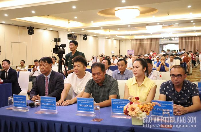  Các đại biểu Hiệp hội Kỳ bài huyện Ninh Minh, Quảng Tây, Trung Quốc
