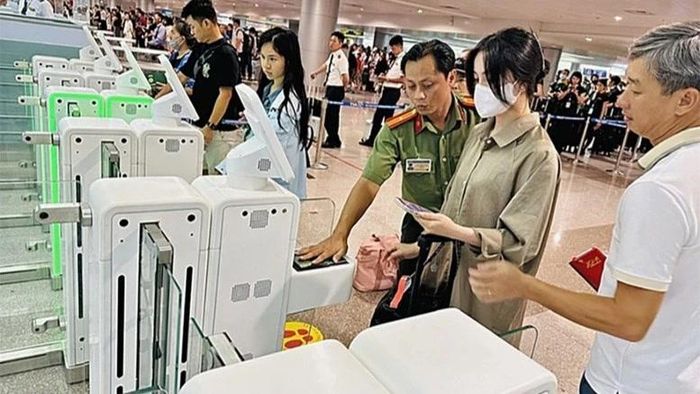 Hoàn thiện quy định về hoàn thành nghĩa vụ nộp thuế trong trường hợp xuất cảnh. (Ảnh minh họa: Báo Chính phủ)