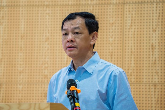 Thứ trưởng Bộ Y tế Nguyễn Tri Thức phát biểu tại buổi làm việc