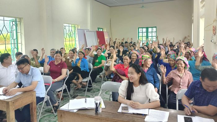 Người dân tham gia ý kiến và biểu quyết đồng ý với đề án.
