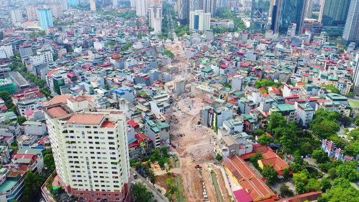 Đây là một trong ba đoạn tuyến trọng điểm được thực hiện theo lệnh xây dựng khẩn cấp nhằm khép kín toàn tuyến Vành đai 2,5.