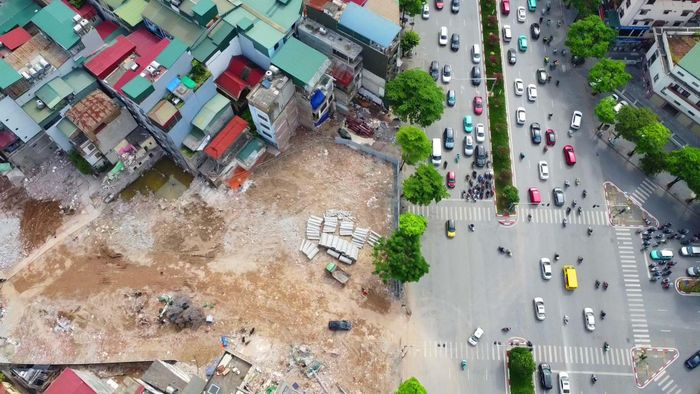 Điểm đầu dự án tại nút giao Trung Kính - Vũ Phạm Hàm, điểm cuối tại Trần Duy Hưng. Hiện dự án này đã thông GPMB.