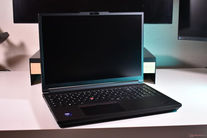 Lenovo ThinkPad P16 Gen 3 phiên bản tân trang sở hữu thông số kỹ thuật ấn tượng với 128GB RAM.