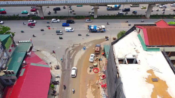 Theo ghi nhận, tuyến đường này hiện còn đoạn từ Nguyễn Trãi đến số 47 Nguyễn Tuân đang dang dở.