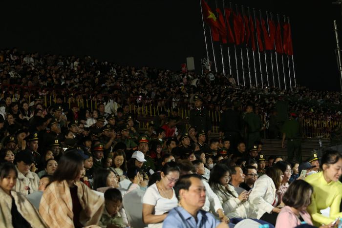 Lễ khai mạc thu hút sự tham gia của đông đảo quần chúng Nhân dân