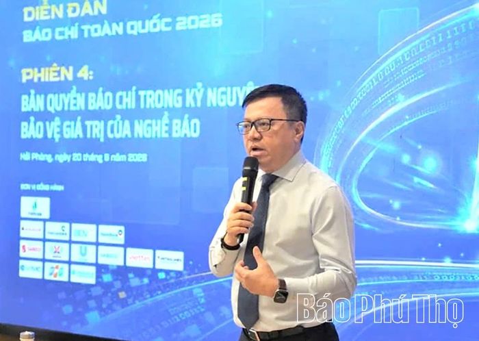 Đồng chí Lê Quốc Minh - Ủy viên Ban Chấp hành Trung ương Đảng, Tổng Biên tập Báo Nhân Dân, Phó Trưởng Ban Tuyên giáo và Dân vận Trung ương, Chủ tịch Hội Nhà báo Việt Nam phát biểu tại phiên thảo luận “Bản quyền báo chí trong kỷ nguyên bảo vệ giá trị của nghề báo".