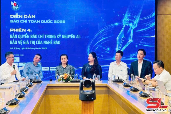 Các đại biểu thảo luận tại phiên thứ 4 với chủ đề “Bản quyền báo chí trong kỷ nguyên AI: Bảo vệ giá trị nghề báo”.
