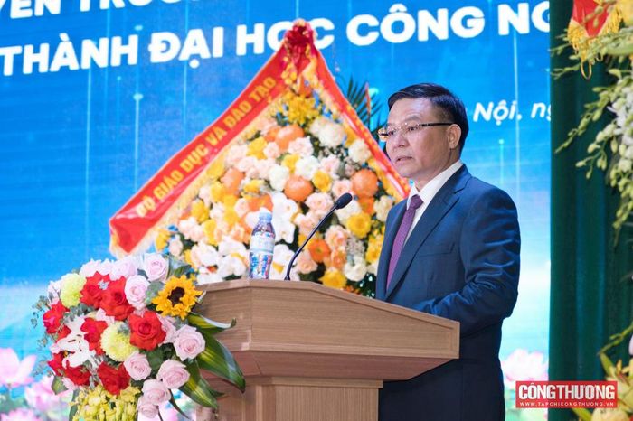 Bộ trưởng Bộ Công Thương Lê Mạnh Hùng định hướng 6 nhiệm vụ trọng tâm cho Đại học Công nghiệp Hà Nội