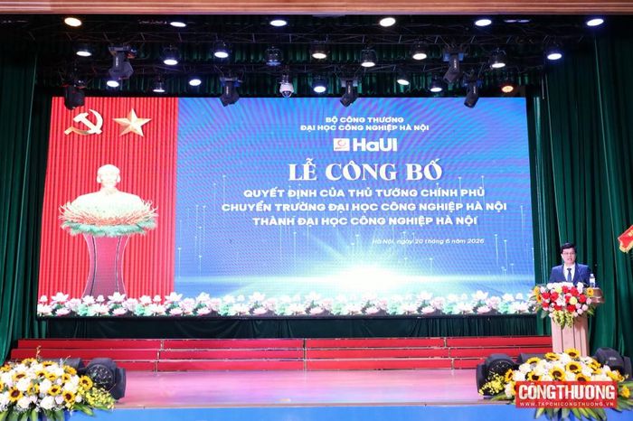 PGS.TS. Kiều Xuân Thực nhấn mạnh, từ dấu mốc này, nhà trường bước vào giai đoạn phát triển mới với định hướng trở thành đại học đa lĩnh vực