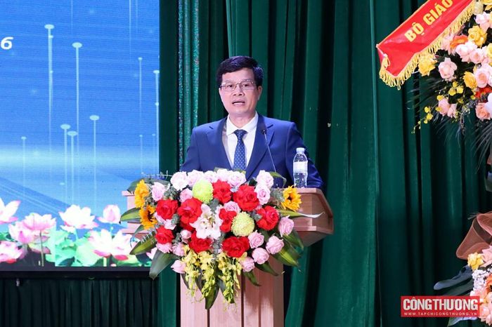 Đại học Công nghiệp Hà Nội xác định đổi mới quản trị đại học là nhiệm vụ trọng tâm, chuyển từ mô hình quản lý hành chính sang quản trị chiến lược dựa trên dữ liệu và hiệu quả đầu ra