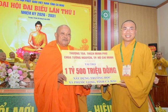 Ban Trị sự GHPGVN tỉnh Cà Mau đón nhận đóng góp công tác Phật sự - an sinh xã hội tại Đại hội