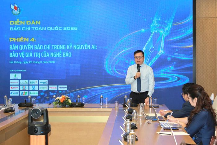 Tổng Biên tập Báo Nhân Dân, Phó trưởng Ban Tuyên giáo và Dân vận Trung ương, Chủ tịch Hội Nhà báo Việt Nam Lê Quốc Minh phát biểu tại phiên thảo luận.
