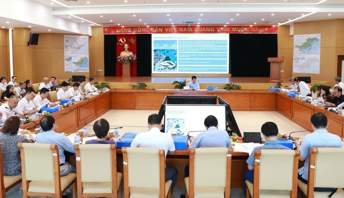 Cuộc họp hội đồng thẩm định quy hoạch chung đô thị Quảng Ninh đến năm 2050, tầm nhìn đến năm 2075.