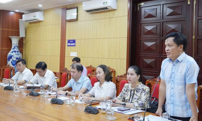  Ông Lê Hoài Phong - Chủ tịch UBND xã Đakrông phát biểu tại cuộc họp 