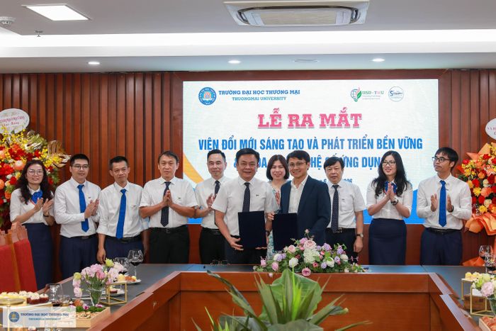 Nhà trường ký kết thỏa thuận hợp tác với đối tác