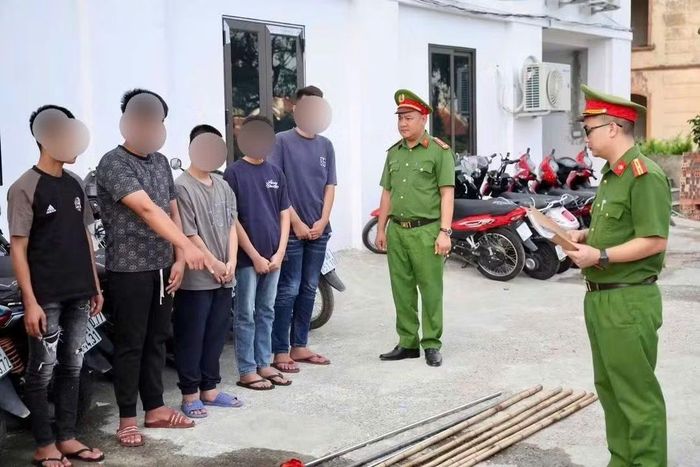 Cơ quan CSĐT Công an tỉnh Phú Thọ bắt giữ nhóm thanh thiếu niên mang hung khí giải quyết mâu thuẫn.