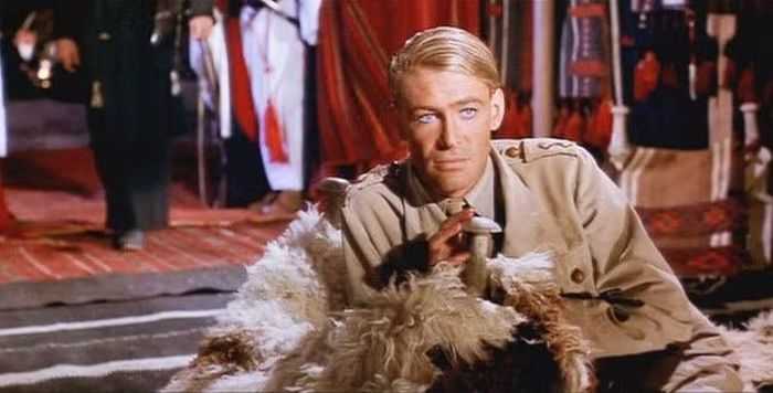Nam diễn viên nổi tiếng người Anh Peter O’Toole được giao vai tướng Đức trong phim của SovExportFilm. (Nguồn: Columbia Pictures)