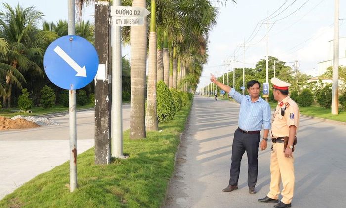 Kiểm tra thực tế hạ tầng giao thông KCN Long Giang.