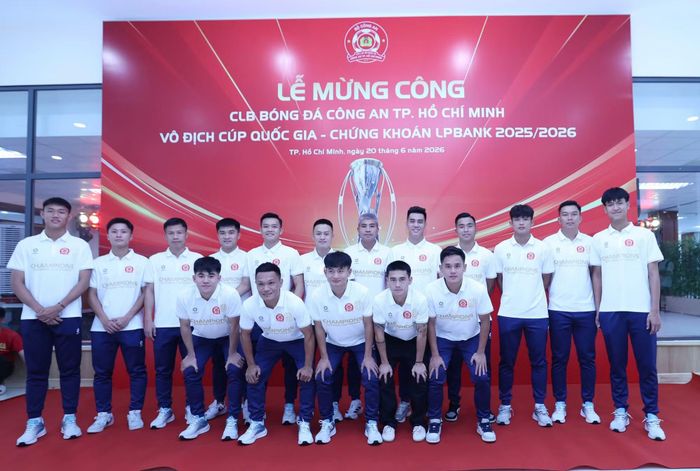 Các cầu thủ Câu lạc bộ bóng đá Công an TP Hồ Chí Minh.