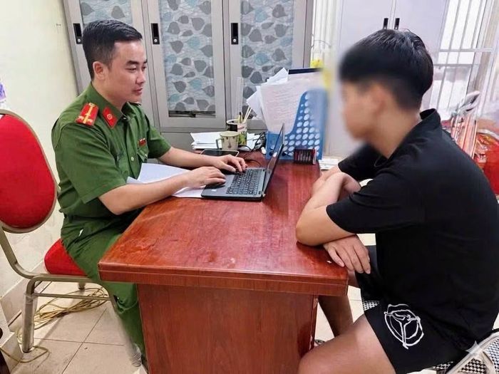 Công an xã Tam Hưng bắt giữ đối tượng gây rối trật tự công cộng.