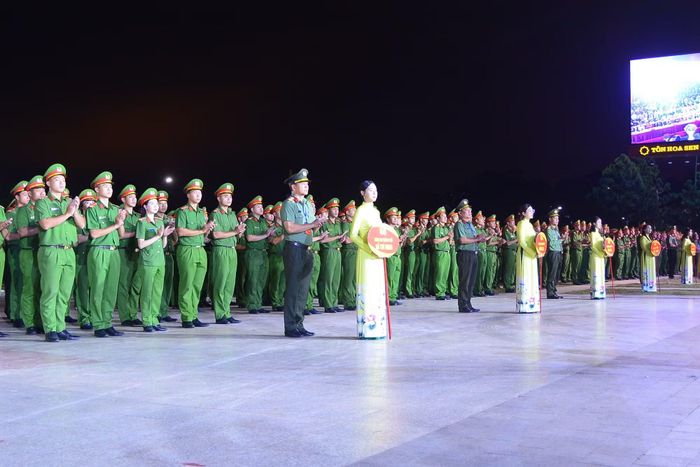 Công an các đơn vị, địa phương khu vực 3 tham gia hội thao.