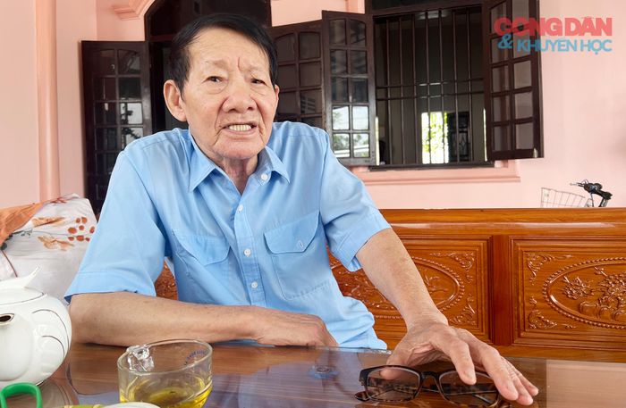 Nhà báo Trần Văn Hiền ở tại nhà riêng. Ảnh: Trần Quốc Huy
