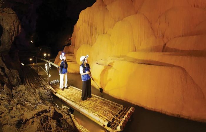 Tuyến trải nghiệm mạo hiểm động Ngườm Ngao nhánh Bản Thuôn mang lại cảm giác mới mẻ cho du khách.