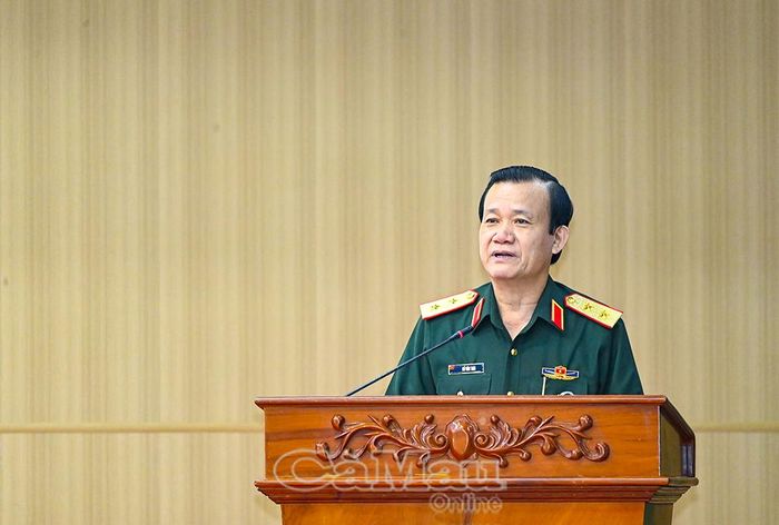 Trung tướng Hồ Văn Thái, Bí thư Đảng ủy, Chính ủy Quân khu 9, phát biểu chỉ đạo những nhiệm vụ trọng tâm 6 tháng cuối năm.
