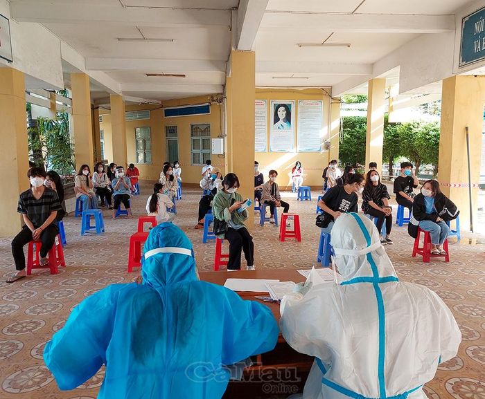 Khi ấy, trẻ em và học sinh cũng là nhóm đối tượng được ưu tiên triển khai tiêm vắc xin phòng COVID-19. Việc đẩy nhanh tiến độ tiêm chủng không chỉ giúp bảo vệ sức khỏe cho các em mà còn tạo điều kiện để hoạt động dạy và học sớm trở lại trạng thái bình thường.