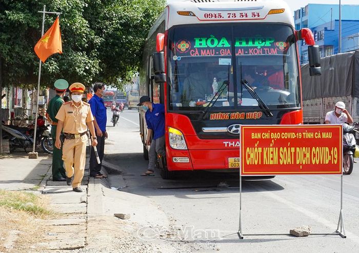 Trong những ngày dịch bệnh diễn biến phức tạp, mọi người dân trở về từ vùng dịch đều được hướng dẫn khai báo y tế, góp phần kiểm soát nguy cơ lây lan và bảo vệ an toàn cho cộng đồng.