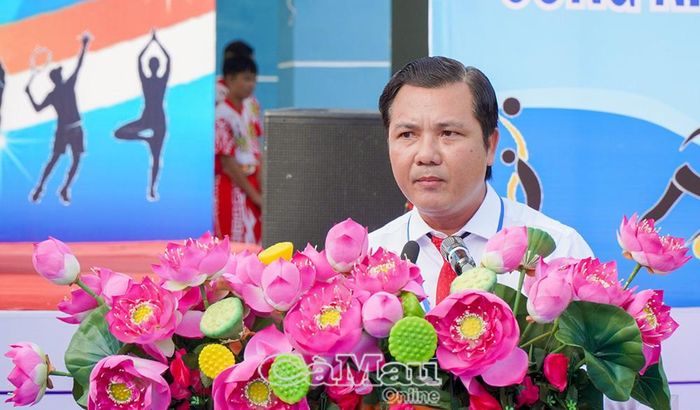 Ông Phạm Trí Thuận, Phó Chủ tịch UBND xã Thới Bình, phát biểu khai mạc Đại hội.
