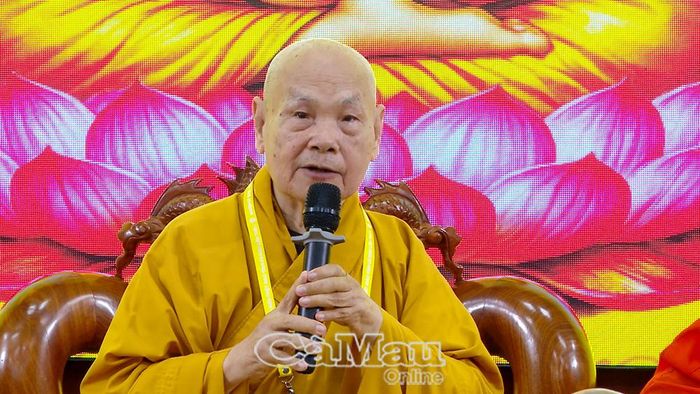 Trưởng lão Hòa thượng Thích Thiện Nhơn, Phó Pháp chủ Hội đồng Chứng minh, Chủ tịch Hội đồng Trị sự Trung ương Giáo hội Phật giáo Việt Nam phát biểu tại Đại hội.