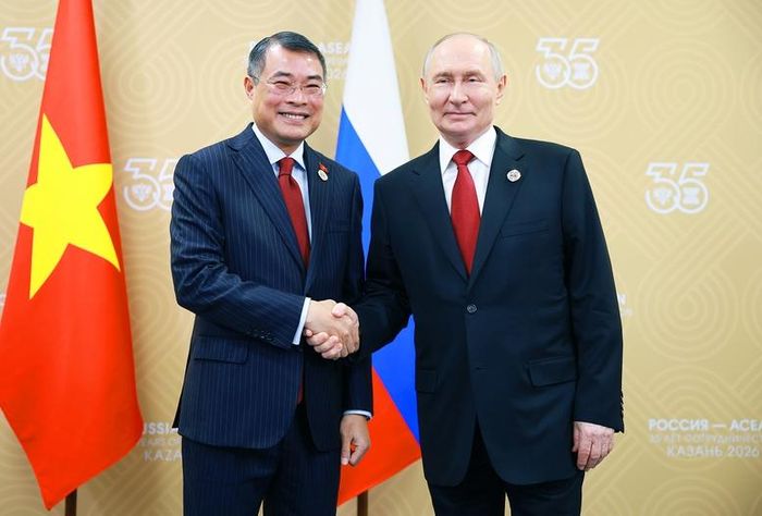 Thủ tướng Chính phủ Lê Minh Hưng hội kiến Tổng thống Nga Vladimir Putin. Ảnh: CP