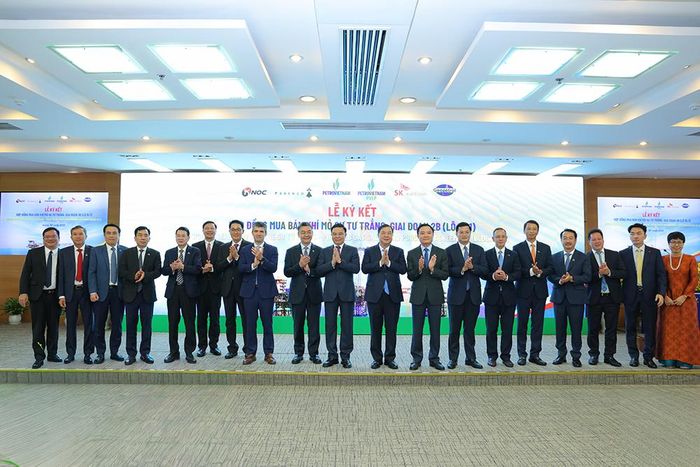 Các đại biểu chụp ảnh lưu niệm tại buổi Lễ