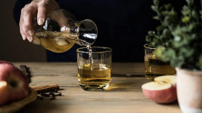 Giấm táo có thể giúp giảm cân, hỗ trợ tiêu hóa, kháng khuẩn, chống viêm hiệu quả. Ảnh minh họa